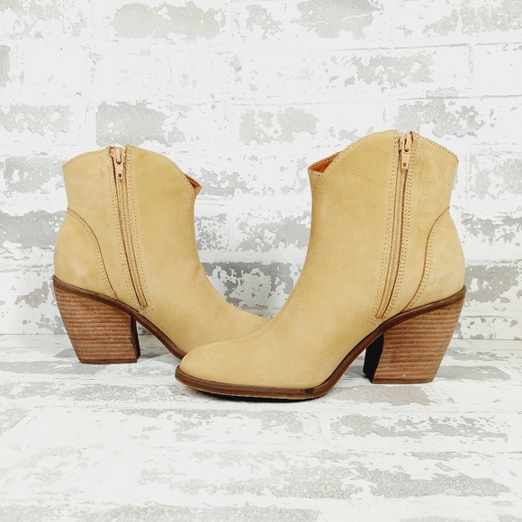 NEW Lucky Brand Loxona Tan Leather Block Heel Ankle Boots A978 - Picture 5 of 12